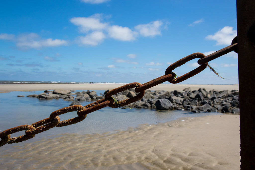 Seashore Chained